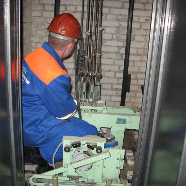 Электромеханик по лифтам Электромеханик по лифтам